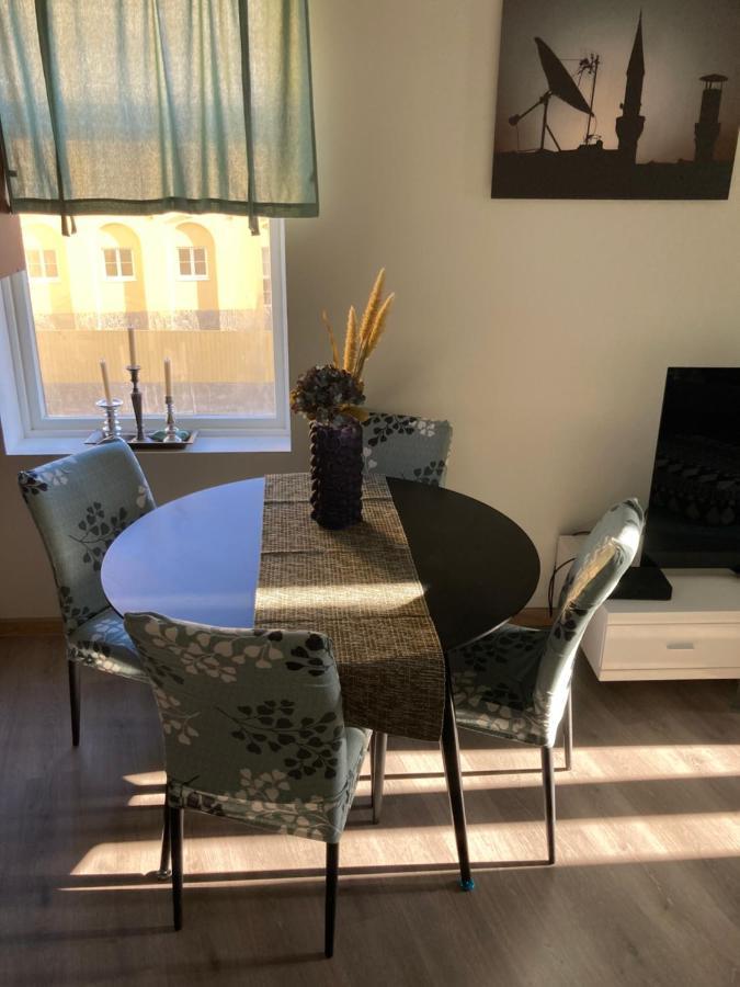 Downtown Historical House With Renovated Apartments Alesund Bagian luar foto